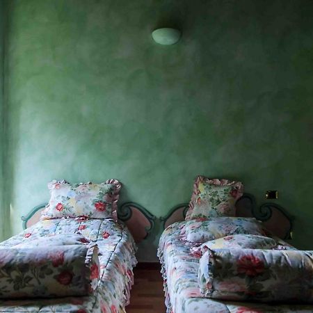 Cascina Cologna Bed & Breakfast Galbiate Exterior photo