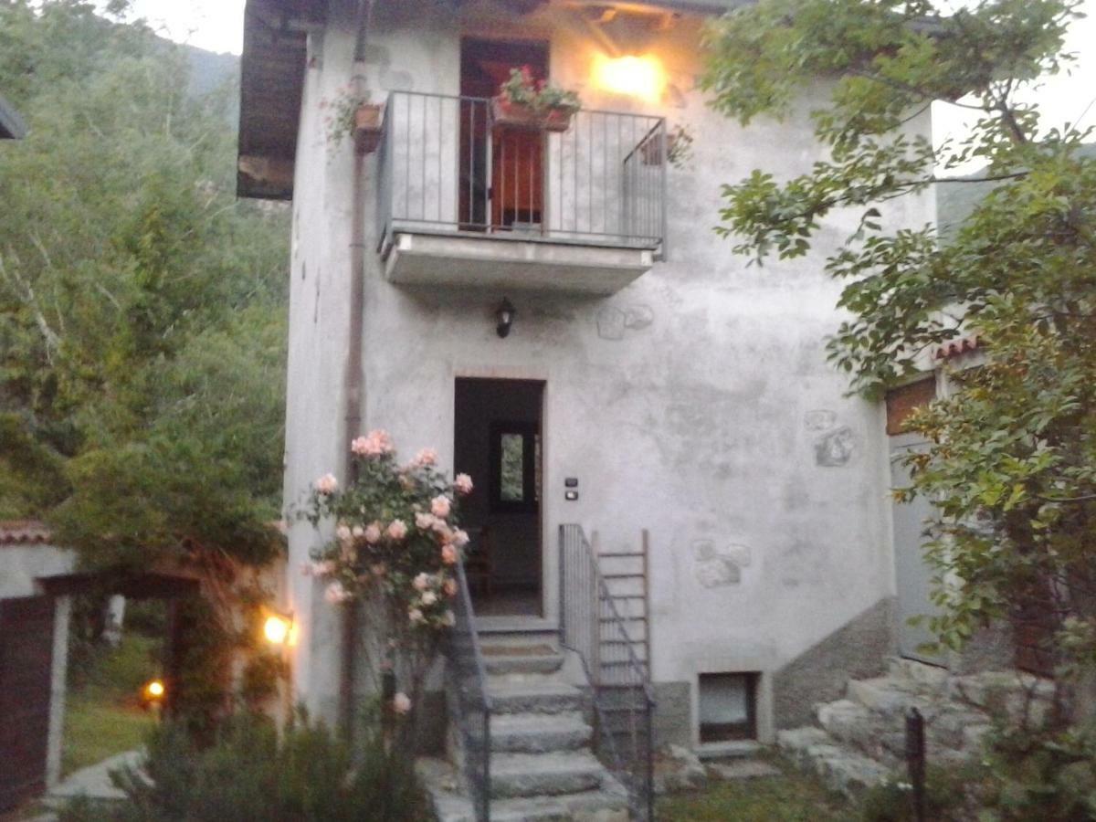 Cascina Cologna Bed & Breakfast Galbiate Exterior photo