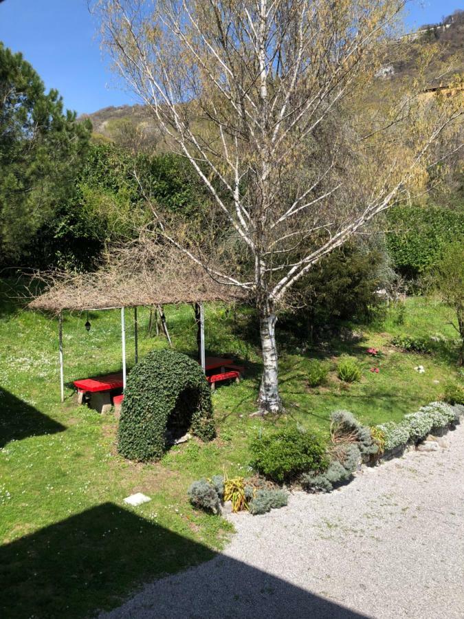 Cascina Cologna Bed & Breakfast Galbiate Exterior photo
